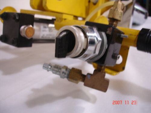 Pnuematic tilt lift - tip lock - model L1 - paper roll