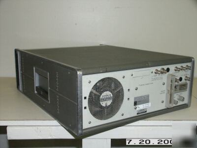 Hp 3330B digital synthesized generator 0.1HZ to 13MHZ.