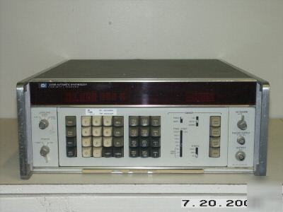 Hp 3330B digital synthesized generator 0.1HZ to 13MHZ.