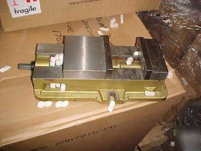 Milling vise 6 inch