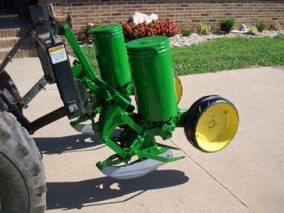 John deere two row planter model 71 flex , food plots