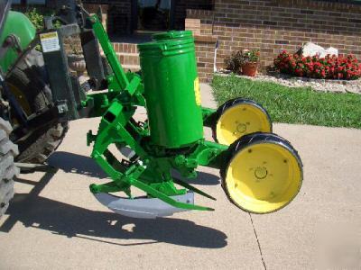 John deere two row planter model 71 flex , food plots