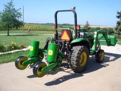 John deere two row planter model 71 flex , food plots