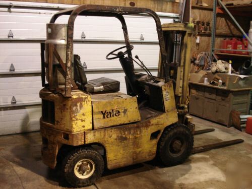 Pneumatic tire yale forklift loader skid truck hi low