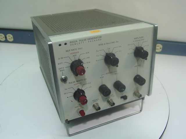 Hewlett packard 8002A pulse generator signal 10MHZ