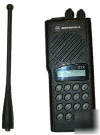 Motorola gtx 900MHZ w/ antenna and charger