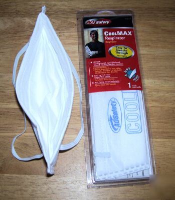 Ao safety coolmax disposable respirator pleated masks