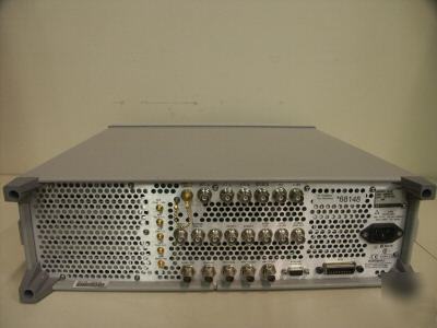 Hp E4433B 250KHZ to 4000 mhz digital rfsignal generator
