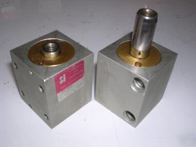 (2) compact square air cylinders 1-1/8