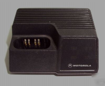 Motorola NTN4734A astro/saber radio battery charger
