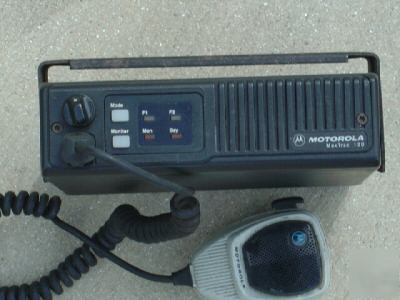 Motorola maxtrac 100 mobile radius professional uhf